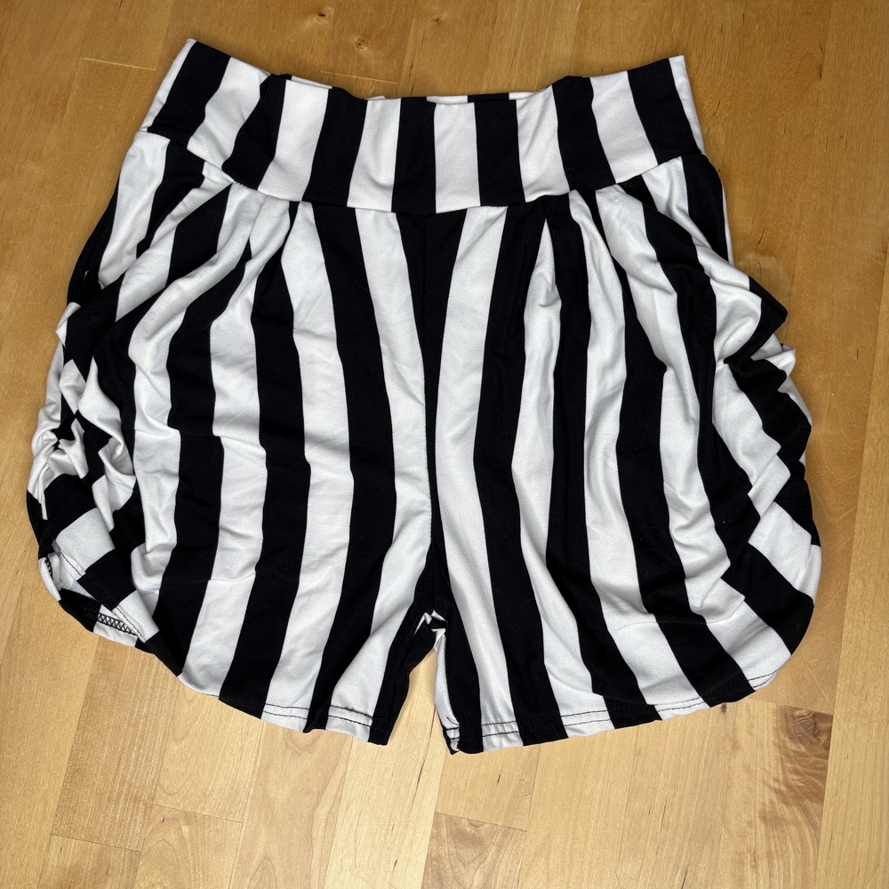 Conceited Women's High Waisted Referee Striped Shorts Size X/XL